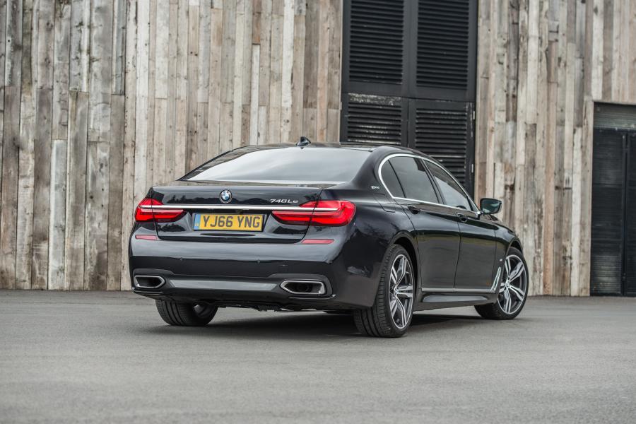  BMW 740Le xDrive M Sport 2016 года  (UK) (фото 14 из 14)